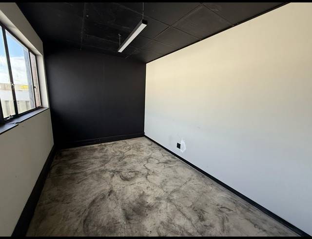 479M² WAREHOUSE TO LET IN ISANDO